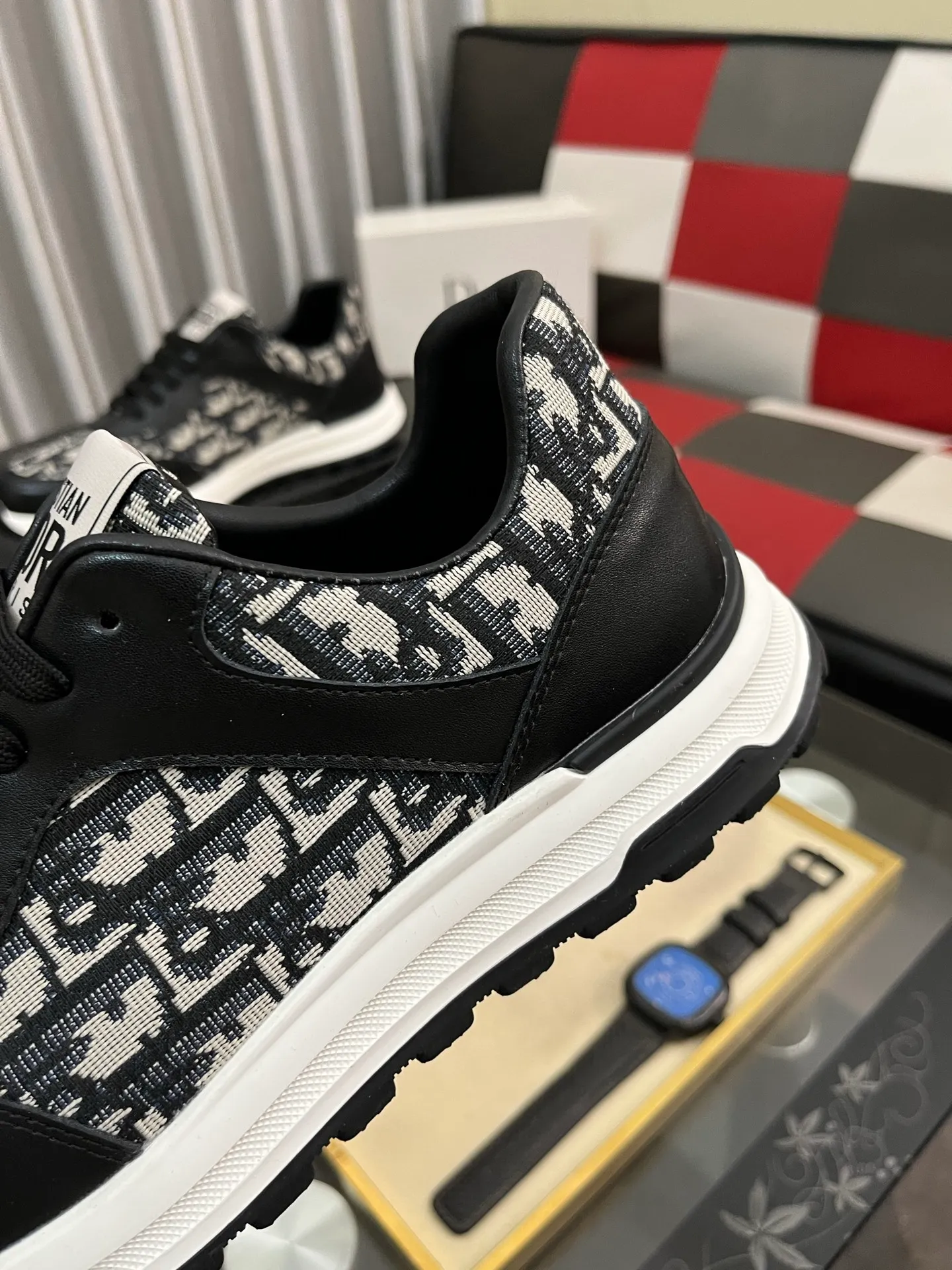 Men's Men's Shoes 💰420⌚️⌚️[Dior] 2025 Dior original lace-up low-top men's shoes Classic casual shoes 🔥This model is the official flagship model, with high quality and made by famous original factory designers. It is made of high-quality cowhide with original materials ➕comfortable and breathable mesh lining ➕pigskin insole, perfect last shape, generous and fashionable design, attracting many consumers, code number: 38--442️⃣Colors available